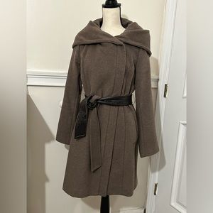 COLE HAAN SIGNATURE Hoodied Wool Blend
Coat, BROWN, Leather Belt,Size 6.
